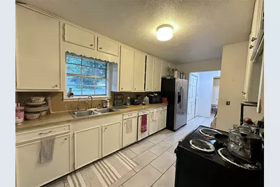 213 E Rhodes Avenue, Lufkin, TX 75901 - Photo 8