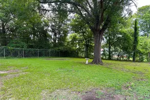 213 E Rhodes Ave, Lufkin, TX 75901 - Photo 16