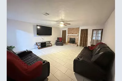 213 E Rhodes Avenue, Lufkin, TX 75901 - Photo 6