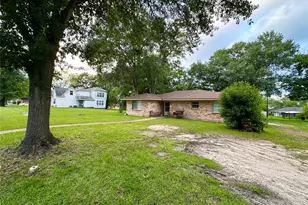 213 E Rhodes Ave, Lufkin, TX 75901 - Photo 4