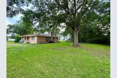 213 E Rhodes Avenue, Lufkin, TX 75901 - Photo 18