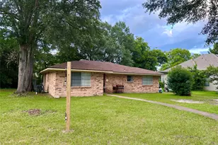 213 E Rhodes Ave, Lufkin, TX 75901 - Photo 2