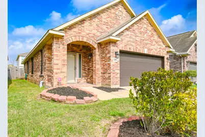9415 Savannah Holly Drive, Houston, TX 77075 - Photo 6