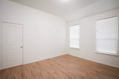 9415 Savannah Holly Drive, Houston, TX 77075 - Photo 20