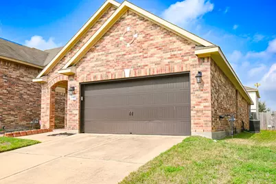 9415 Savannah Holly Drive, Houston, TX 77075 - Photo 4