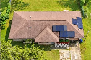 1169 E Kyle Rd, Clute, TX 77531 - Photo 6
