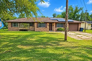 1169 E Kyle Rd, Clute, TX 77531 - Photo 2