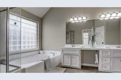 13301 Ravenlake Drive, Pearland, TX 77584 - Photo 20