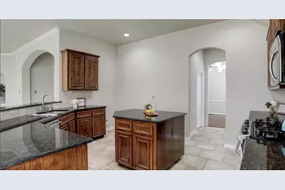 13301 Ravenlake Drive, Pearland, TX 77584 - Photo 12