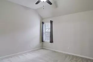 13301 Ravenlake Dr, Pearland, TX 77584 - Photo 26