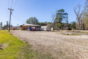688 Co Rd 2097, Liberty, TX 77575 - Photo 30