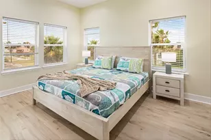 11207 Schwartz Dr, Galveston, TX 77554 - Photo 14