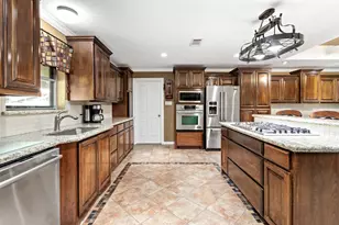 2522 10th St, Port Neches, TX 77651 - Photo 8