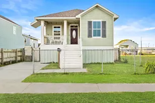 4214 Winnie St, Galveston, TX 77550 - Photo 2