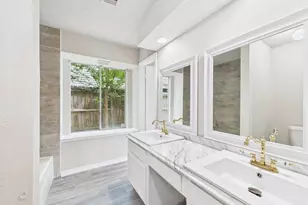 3243 S Greenpark Dr, Houston, TX 77082 - Photo 4