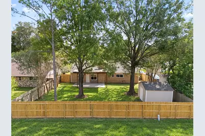 8031 Zimmermann Drive, Houston, TX 77088 - Photo 32