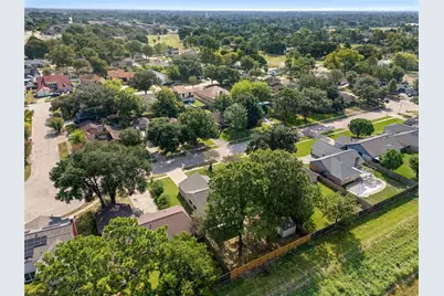 8031 Zimmermann Drive, Houston, TX 77088 - Photo 34