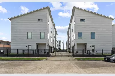 9611 Marlive Lane #D, Houston, TX 77025 - Photo 2