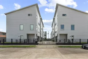 9611 Marlive Ln, Houston, TX 77025 - Photo 2