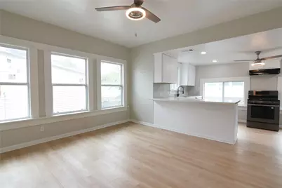 615 Pacific Street, Houston, TX 77006 - Photo 2