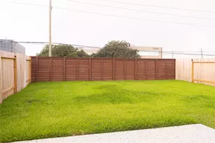 15607 Buffalo Mdw Ct, Houston, TX 77090 - Photo 34