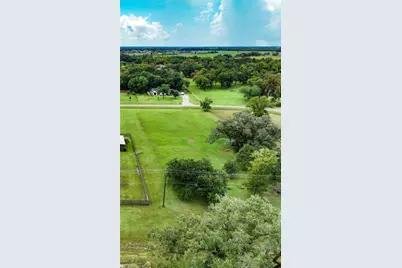 802 Comanche Trail Drive, Rosharon, TX 77583 - Photo 1