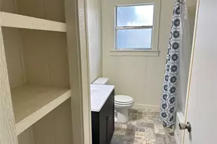 708 Lavaca St, Yoakum, TX 77995 - Photo 10