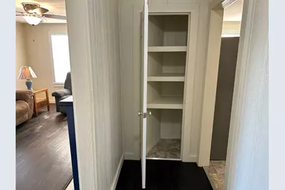 708 Lavaca Street, Yoakum, TX 77995 - Photo 12