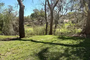 451 Southern Oaks Dr Dr, Lake Jackson, TX 77566 - Photo 4