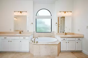 1825 W 24th St, Houston, TX 77008 - Photo 18