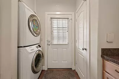 1602 Elgin St Street #11, Houston, TX 77004 - Photo 6