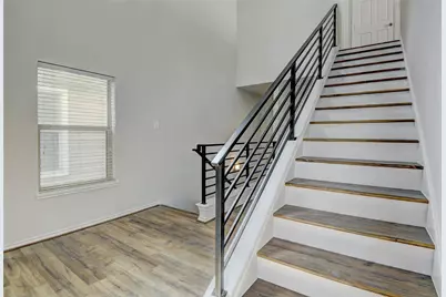 7042 Plum Creek Terrace Lane, Houston, TX 77087 - Photo 18