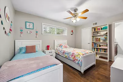 5714 Innsbruck Street, Bellaire, TX 77401 - Photo 22