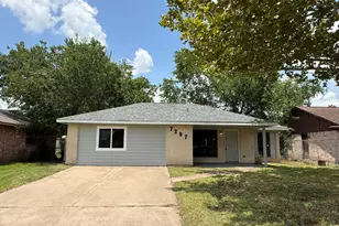 7207 Pinehook Ln, Houston, TX 77016 - Photo 1