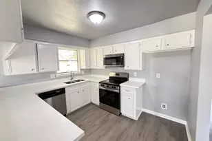 7207 Pinehook Ln, Houston, TX 77016 - Photo 6