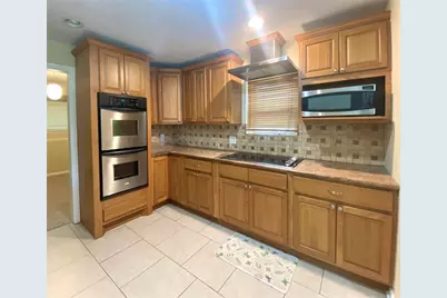 5114 Stillbrooke Dr, Houston, TX 77035 - Photo 2