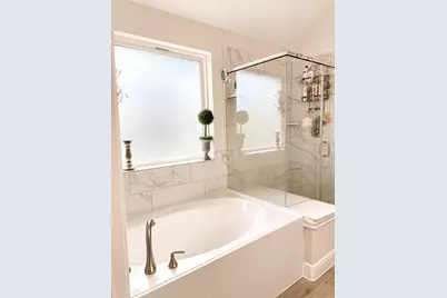 12106 Champions Forest Drive, Mont Belvieu, TX 77535 - Photo 10