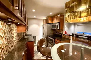 606 Marshall St, Houston, TX 77006 - Photo 2