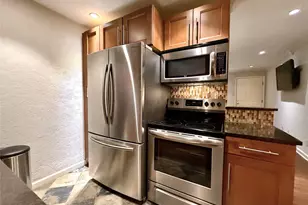 606 Marshall St, Houston, TX 77006 - Photo 4