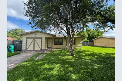 222 Ruslee Street, La Marque, TX 77568 - Photo 1