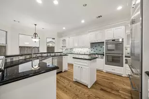 3928 Milton St, West University Place, TX 77005 - Photo 20