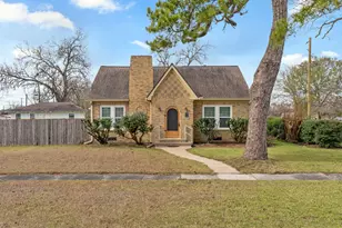 2500 Avenue E, Bay City, TX 77414 - Photo 1