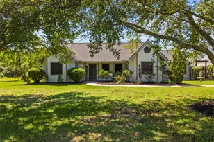5018 Starboard Ln, Dickinson, TX 77539 - Photo 2