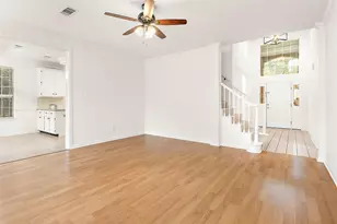 8 Greentwig Pl, The Woodlands, TX 77381 - Photo 10