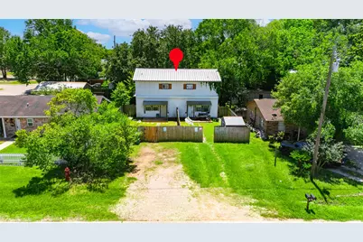 201-A W Mink Street, Willis, TX 77378 - Photo 2