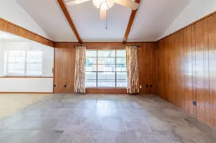 221 Maple St, Highlands, TX 77562 - Photo 16