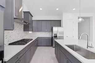 2925 Gleason Ter Ln, Galveston, TX 77568 - Photo 10