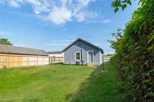 9302 Waller St, Houston, TX 77012 - Photo 14