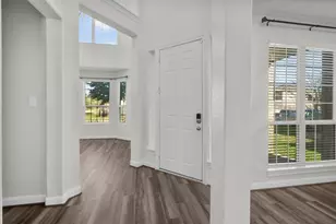 13814 Russell Ct, Mont Belvieu, TX 77523 - Photo 6