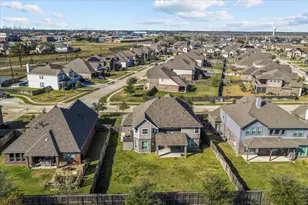 13814 Russell Ct, Mont Belvieu, TX 77523 - Photo 48